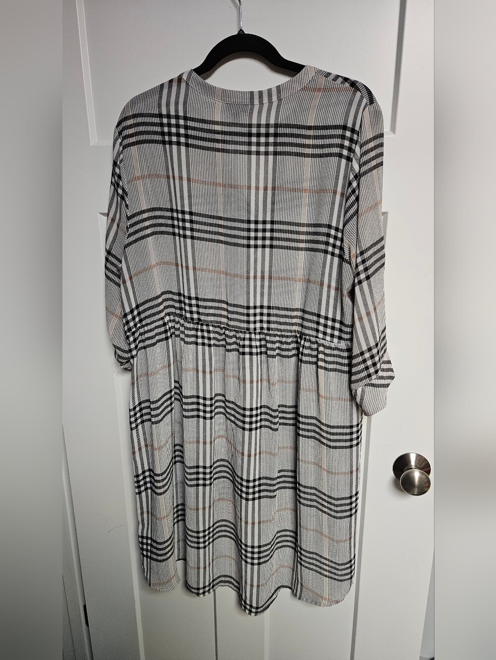 torrid Black & Cream Plaid Peasant Tunic with Subtle Tan Stripes - Picture 4 of 4